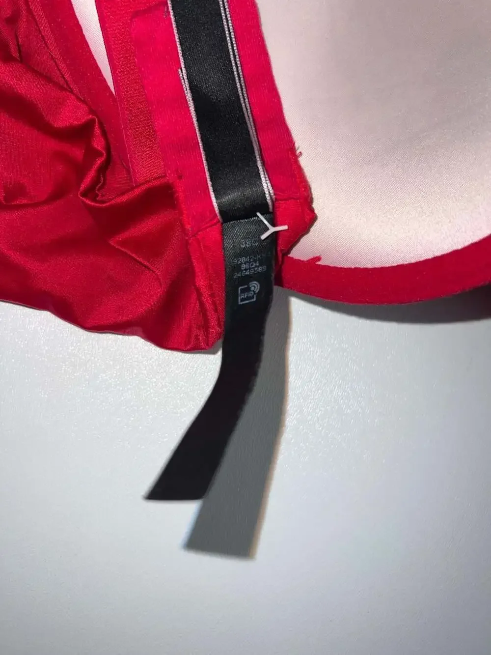Victorias Secret Very Sexy Shine Strap Push Up Bra 38C Red Rhinestone Plunge
